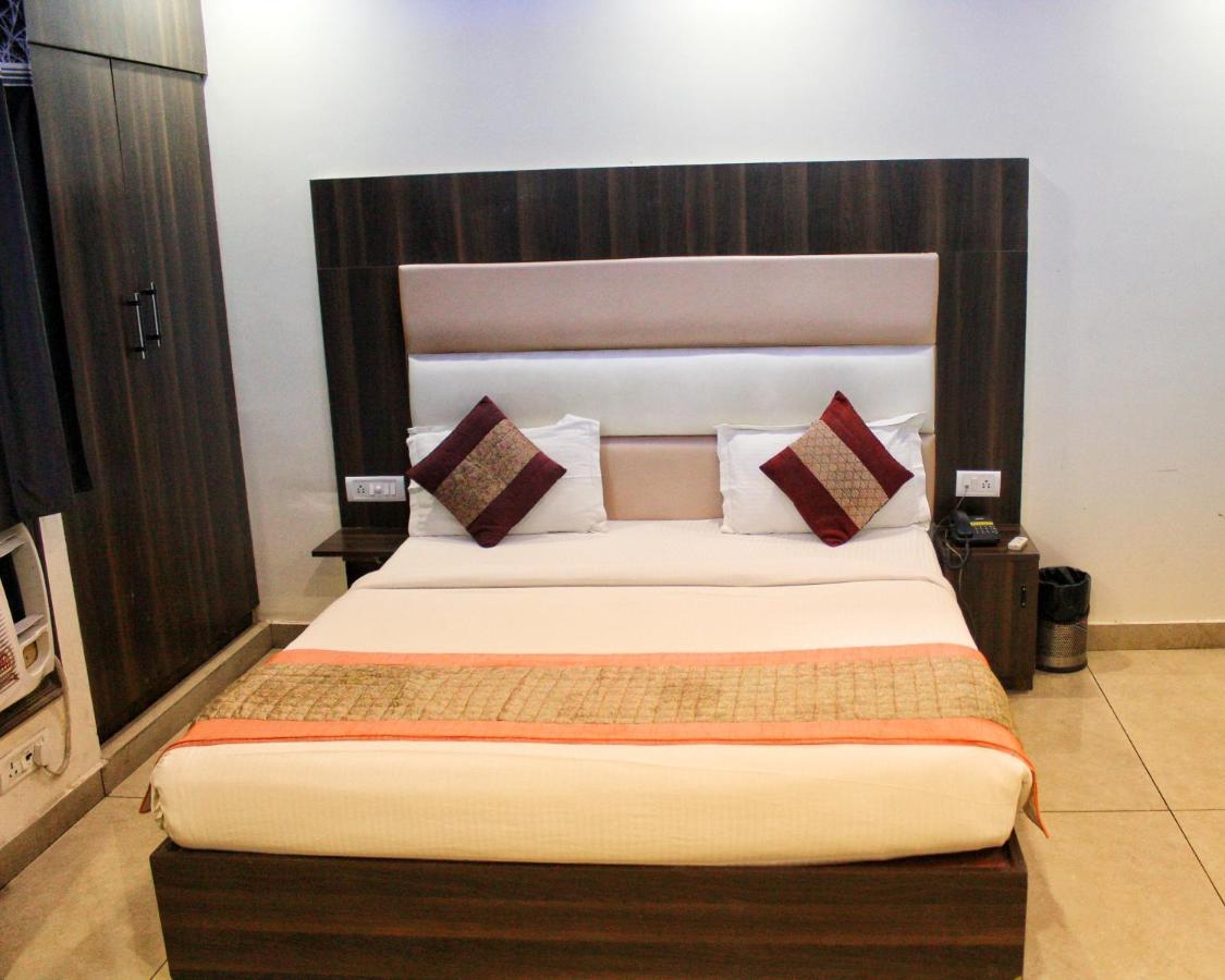 Airport Hotel Classic Park Neu-Delhi Exterior foto